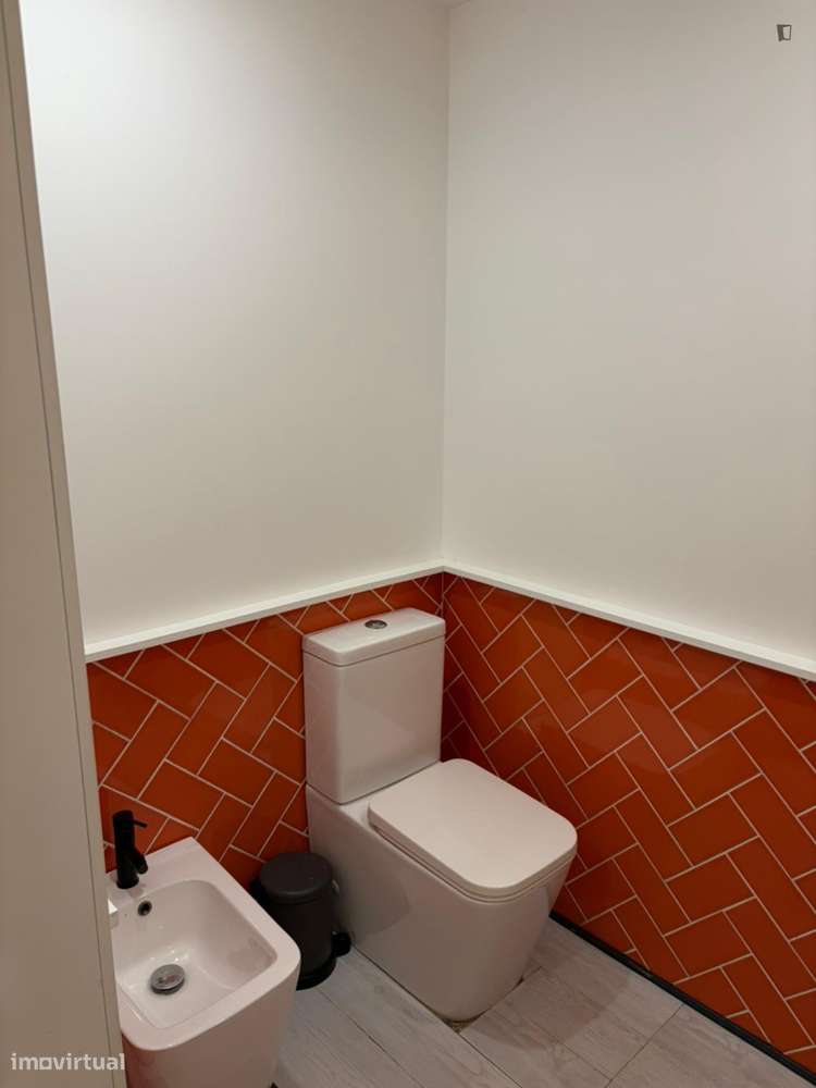 Apartamento com 1 quartos - localizado em Lordelo do Ouro Porto - Grande imagem: 4/11