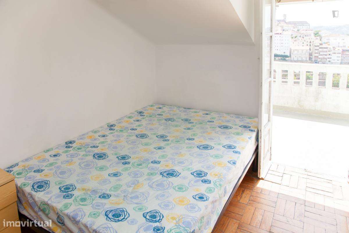 Quarto - localizado em Montes Claros Coimbra - Grande imagem: 5/10