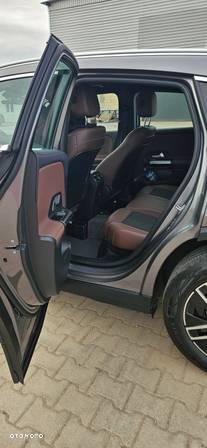 Mercedes-Benz GLA 200 - 4