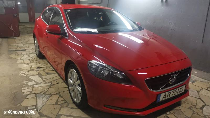 Volvo V40 1.6 D2 Momentum - 1