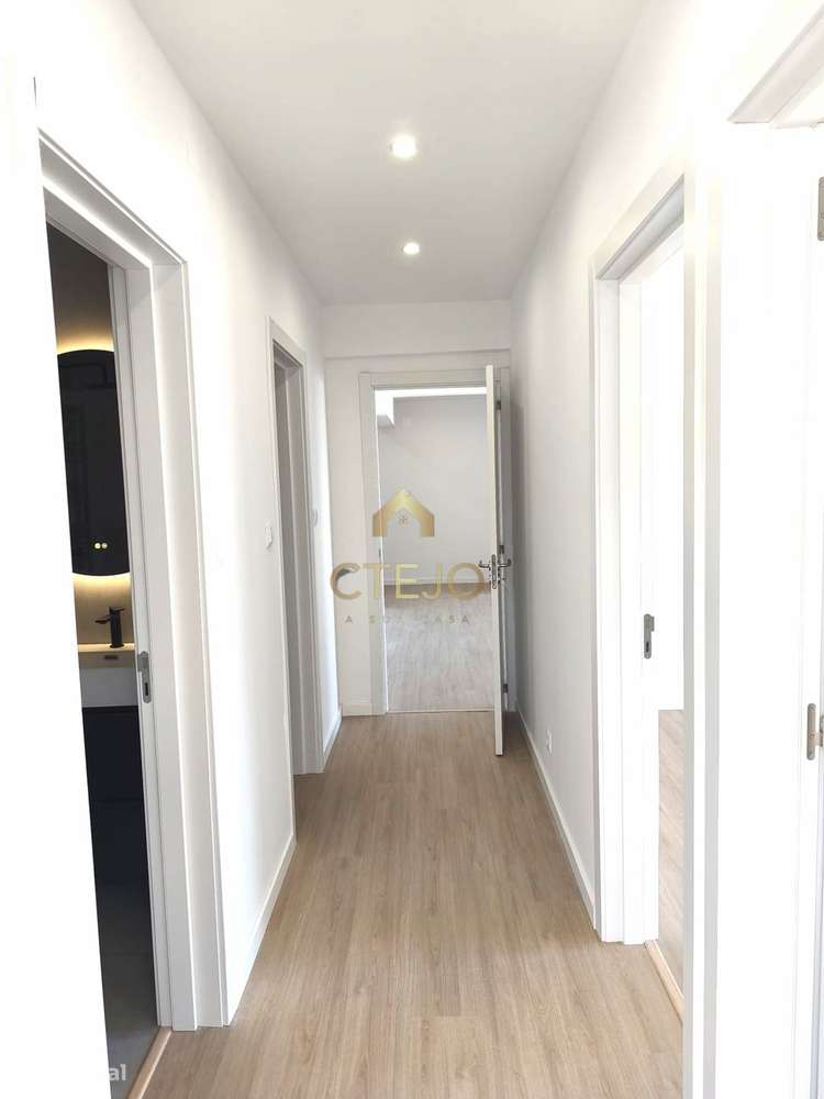 Apartamento T3 totalmente remodelado-10