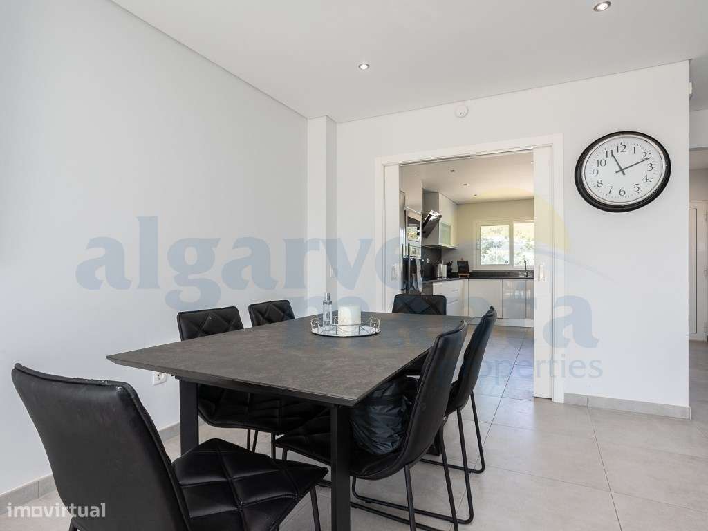 EXCLUSIVO! Moradia T3 Moderna com Piscina Privada no coração de Vil...-17