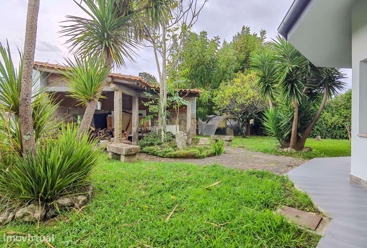 Quinta com Moradia e Piscina na Maia, Porto-24
