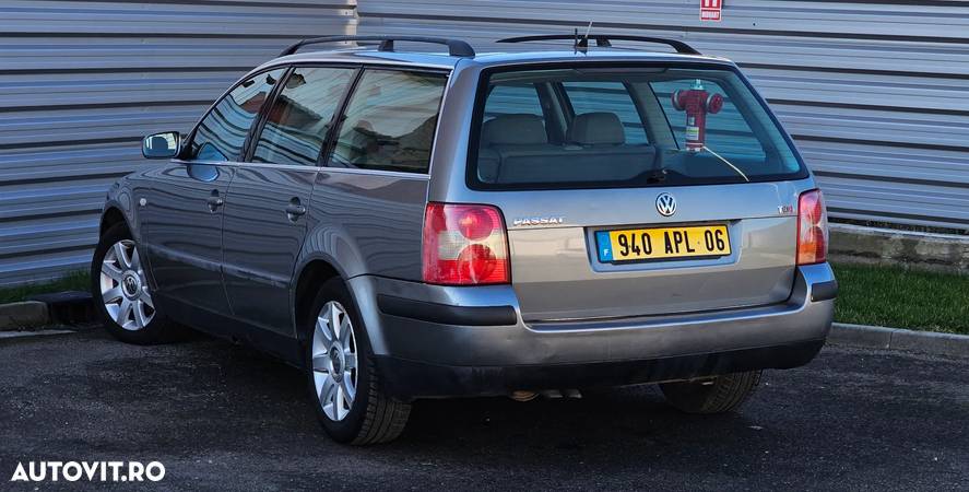 Volkswagen Passat Variant 1.9TDI Trendline Aut - 4