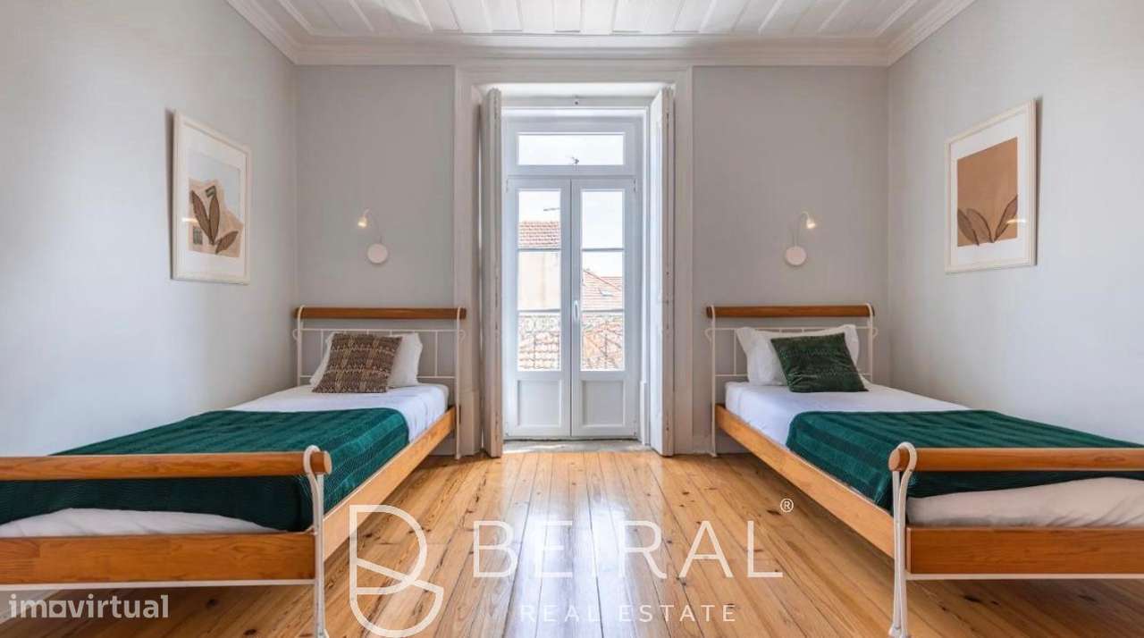 Apartamento T2 com varanda e estacionamento-13