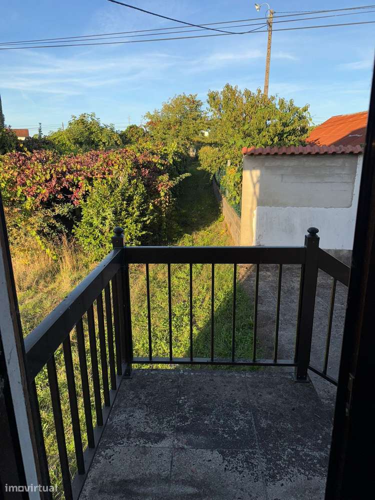 Moradia T5 em Beiral do Lima com terreno-1