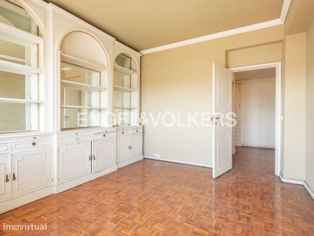 Apartamento com vista panorâmica em Alvalade-6