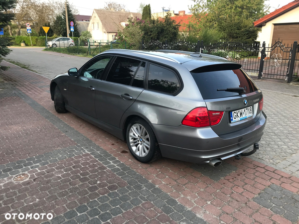 BMW Seria 3 320d - 4