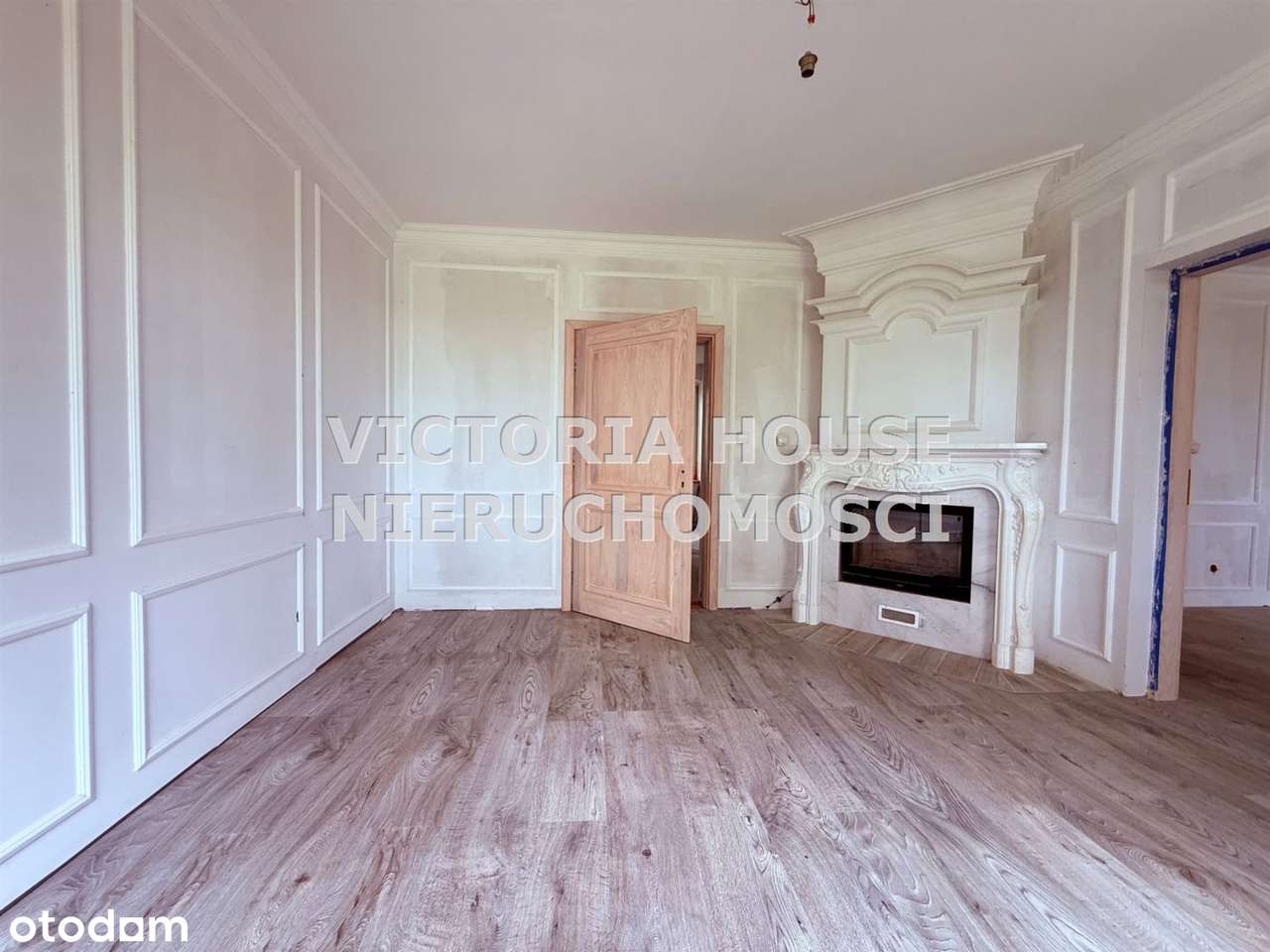 Wyjątkowa Nieruchomość Blisko Jeziora! Okazja!-8