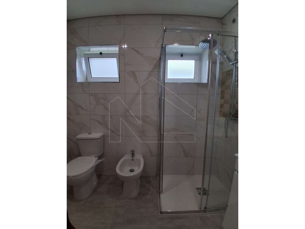 Moradia T2+1 Isolada e Térrea - Renovada em Estarreja-16