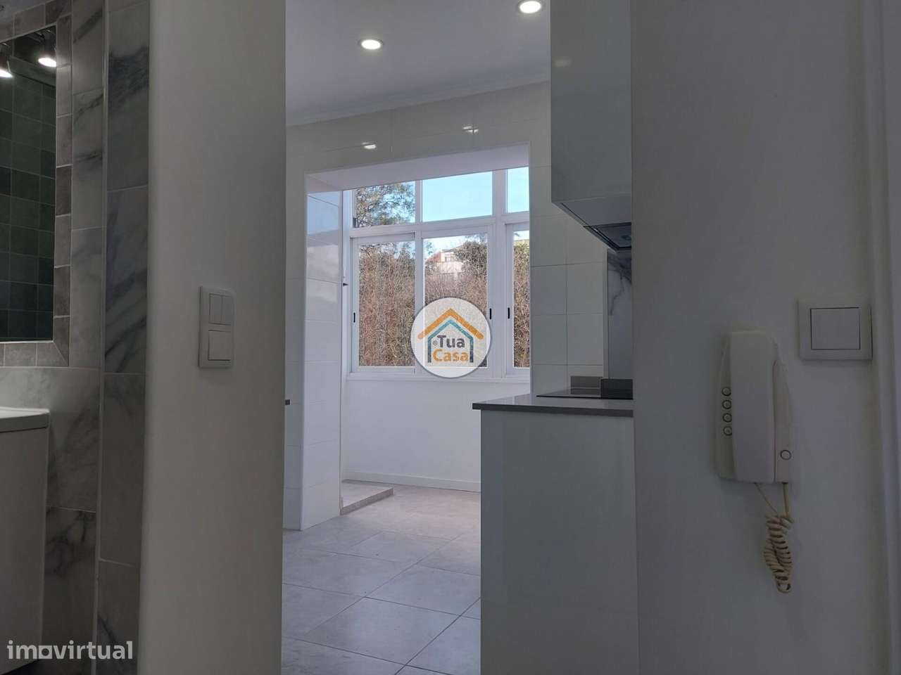 Apartamento T1 Totalmente Remodelado junto ao Jardim Constantino no Ce - Grande imagem: 4/22