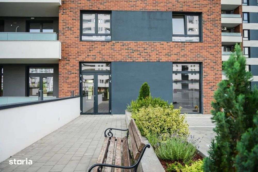 Spatiu comercial cu vitrina, 211.40 mp utili, terasa, parcari, zona Iu - Imagine principală: 5/5