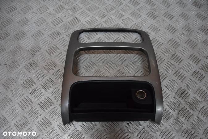 JEEP CHEROKEE KJ RAMKA PANEL OBUDOWA - 1