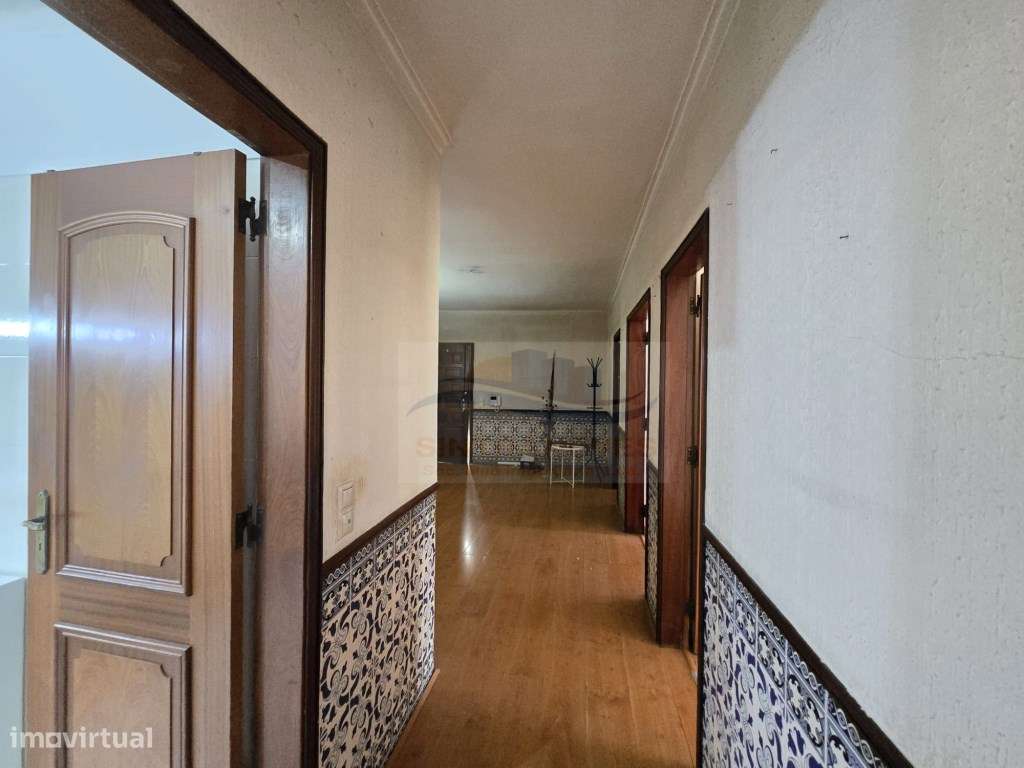 Oportunidade Única em Massamá - T1 Convertido em Espaçoso T2!-7