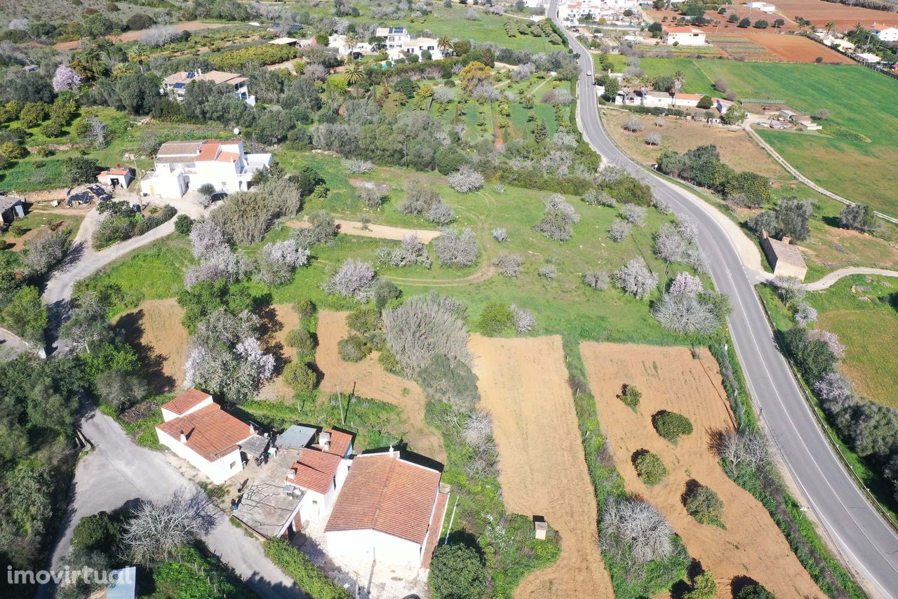 PROPRIEDADE RURAL COM CASA ANTIGA HABITÁVEL, NA FALFEIRA EM LAGOS