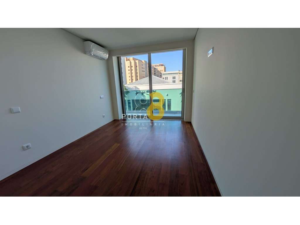 Apartamento T3 com terraço Matosinhos Sul junto ao mar-23