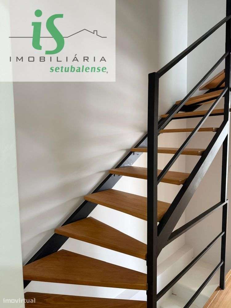 MORADIA PARA VENDA NO BAIRRO DA CONCEIÇÃO EM SETÚBAL-14