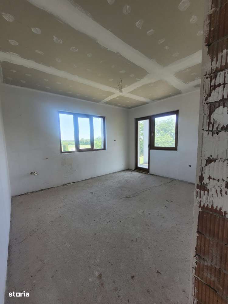 Casă de vânzare în Bercu Nou cu teren-3