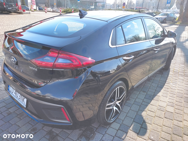 Hyundai IONIQ Hybrid 1.6 GDI Premium - 12