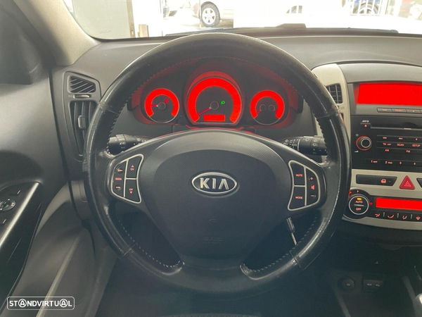 Kia Ceed 1.6 CRDi EX Eco - 22