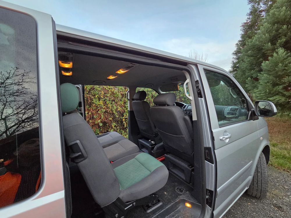 Volkswagen Caravelle 2011