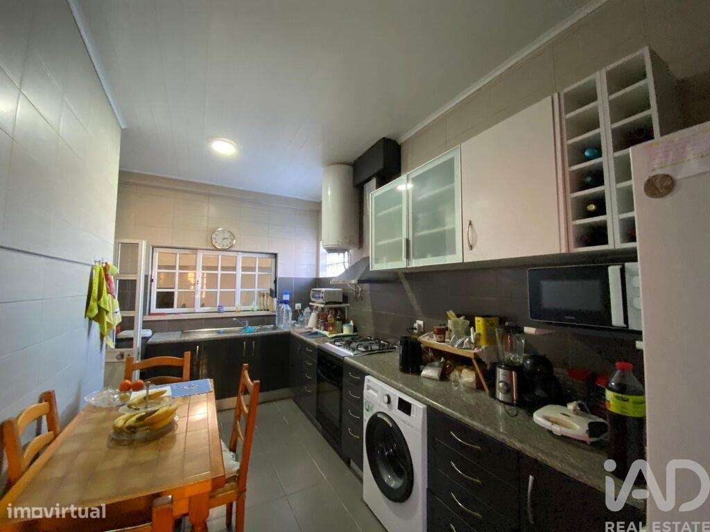 Moradia geminada T3 em Atouguia da Baleia de 113 m2 - Grande imagem: 2/26