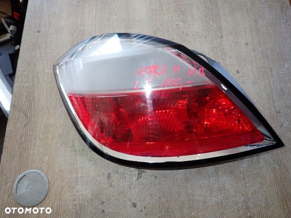 OPEL ASTRA H LAMPA LEWY TYŁ HB - 1