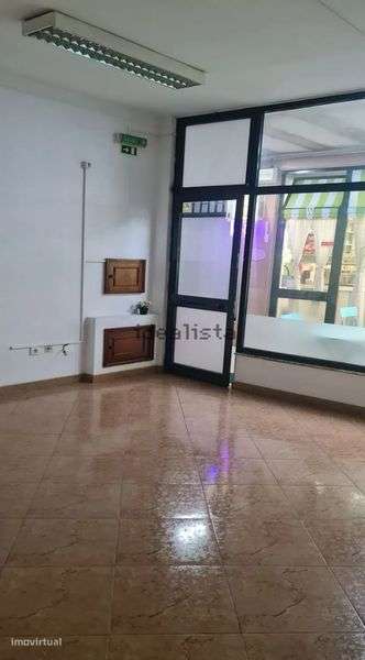 Loja arrendada em Venda Nova, Rio Tinto - Grande imagem: 5/7