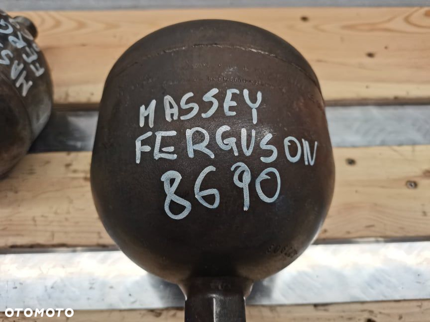 Massey Ferguson 8690 {Akumulator hydrauliczny osi} - 5