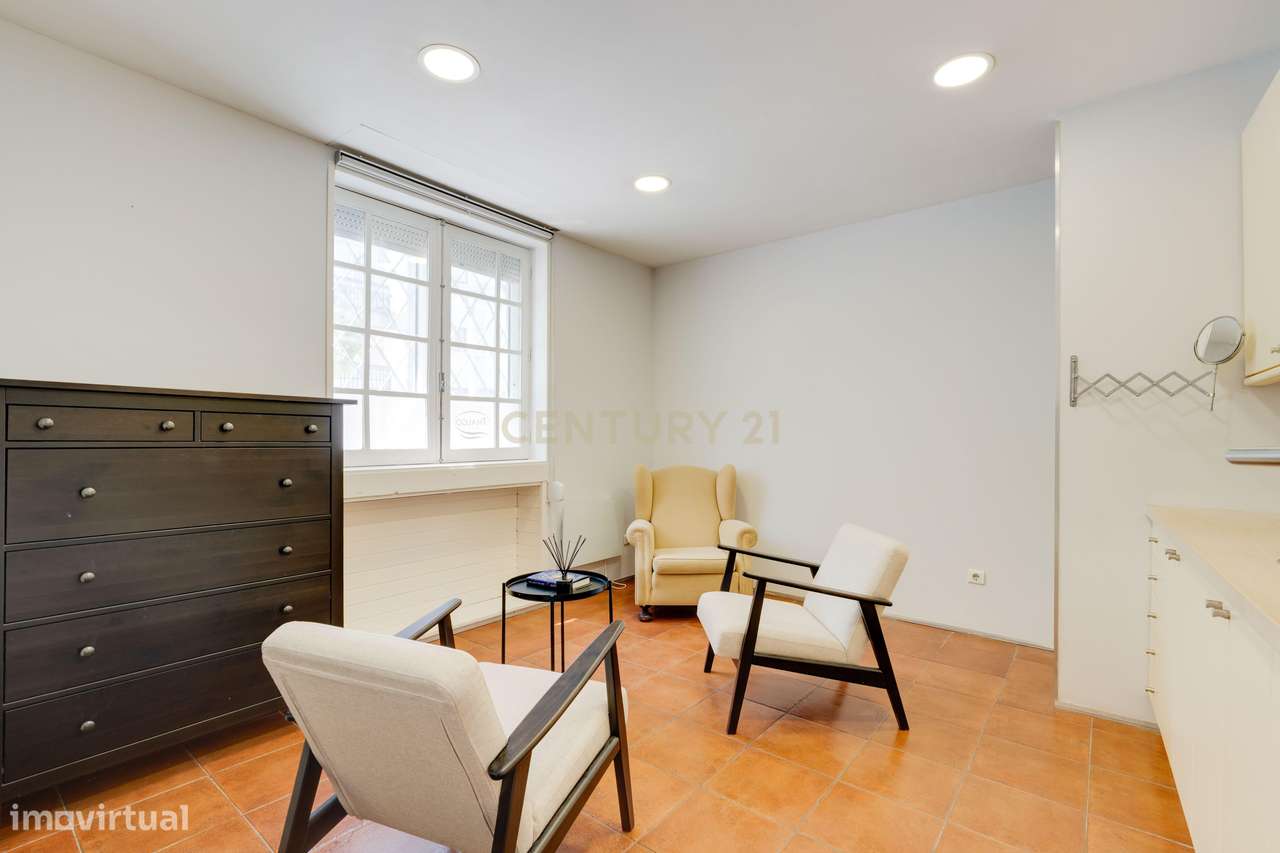 Moradia Geminada T6 com Logradouro | Marquês – Porto-7
