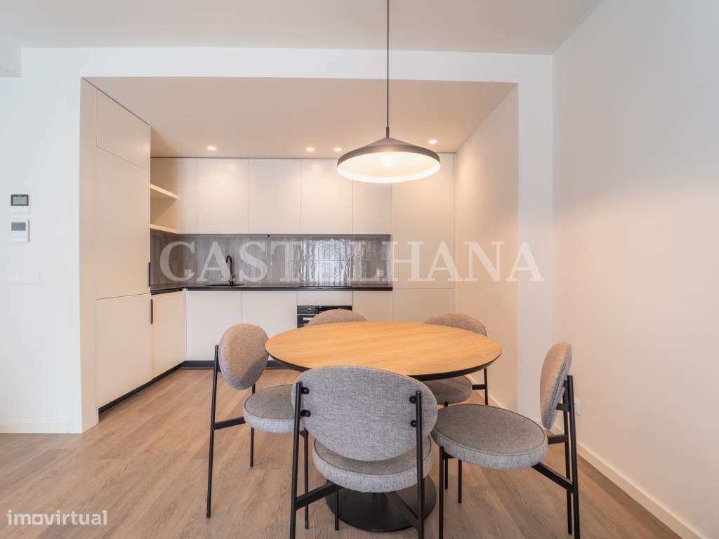 Apartamento T1 com garagem inserido em novo empreendimento da cidad... - Grande imagem: 4/68