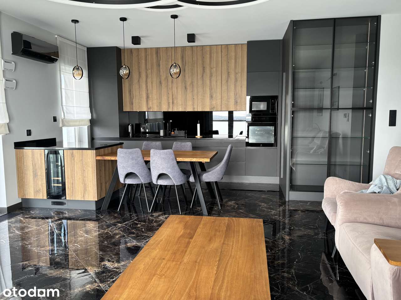 Wynajmę 4-pokojowe mieszkanie na 17 piętrze Atal Warta Towers