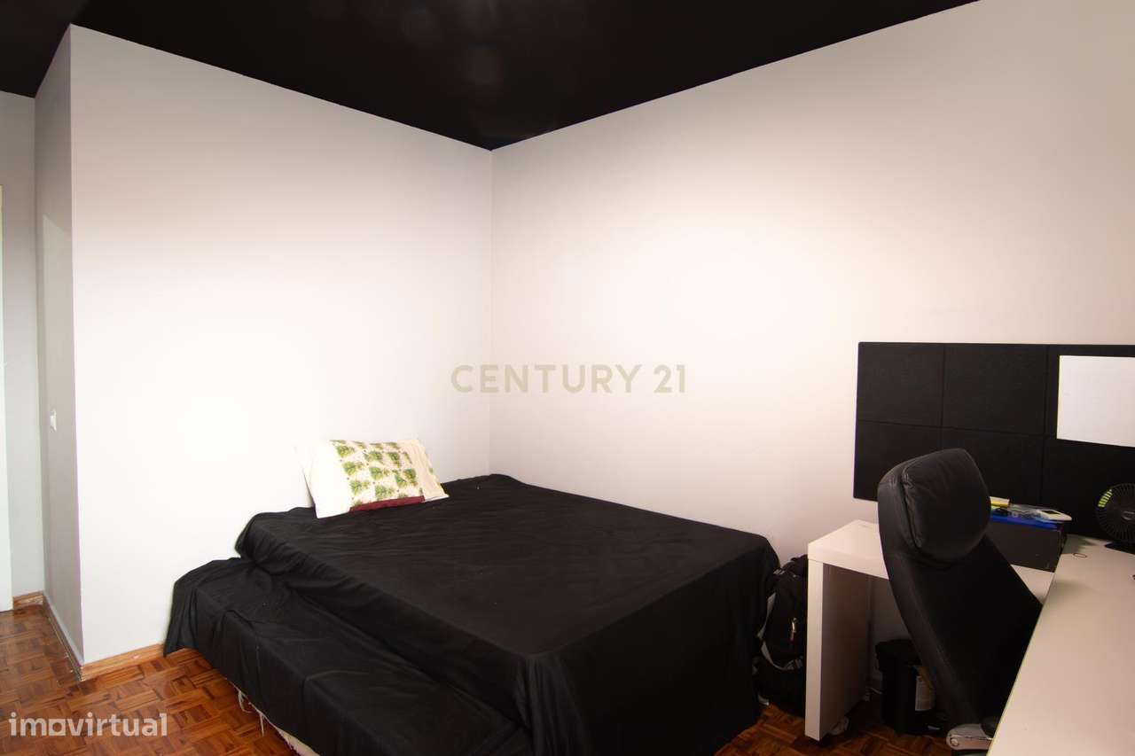 Apartamento T2 Mem -Martins | Imóvel em propostas múltiplas até dia 15-8