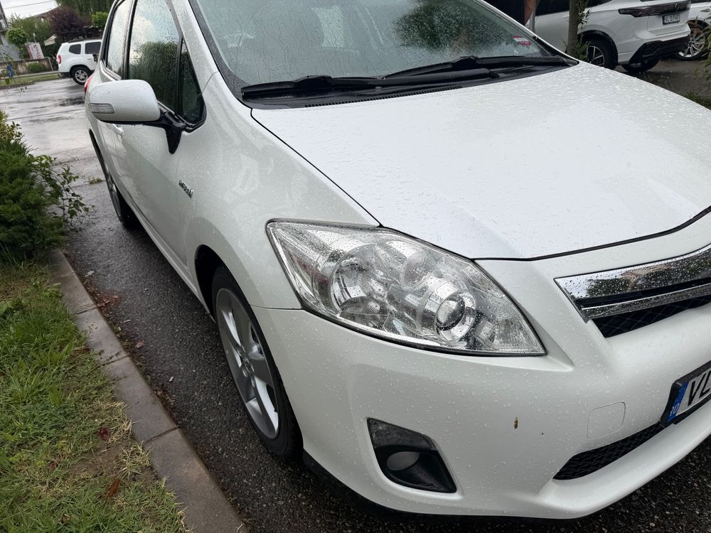 Toyota Auris 1.8 L VVT-i Luna 2012