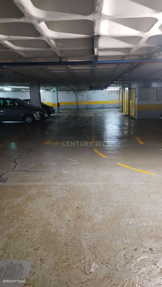 Espaço de Estacionamento em Alvalade, Lisboa-14