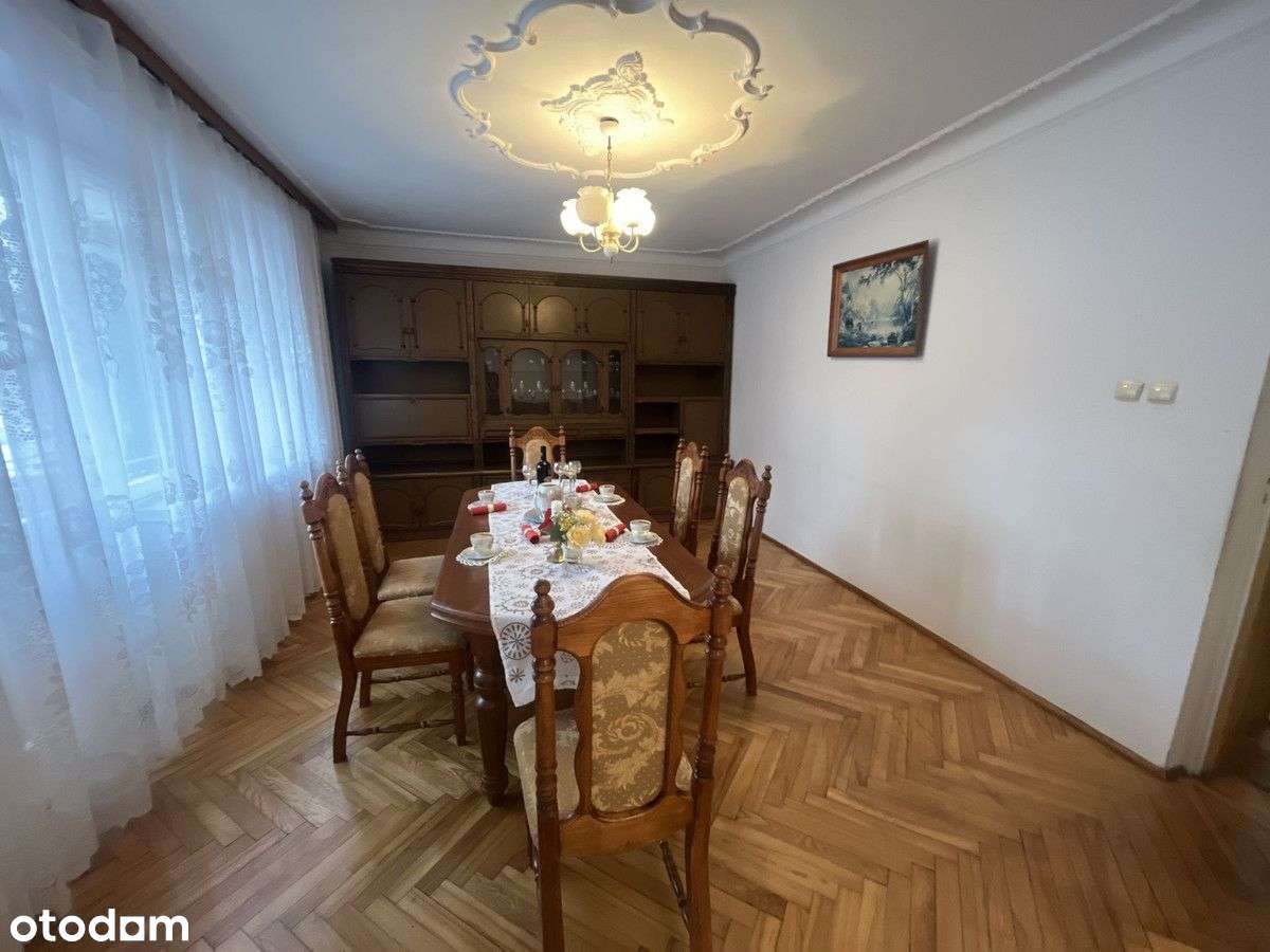 Dom 250m2, działka 944m2; ul. Poświątne-12