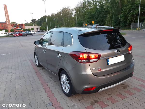 Kia Carens 1.6 GDI L - 6