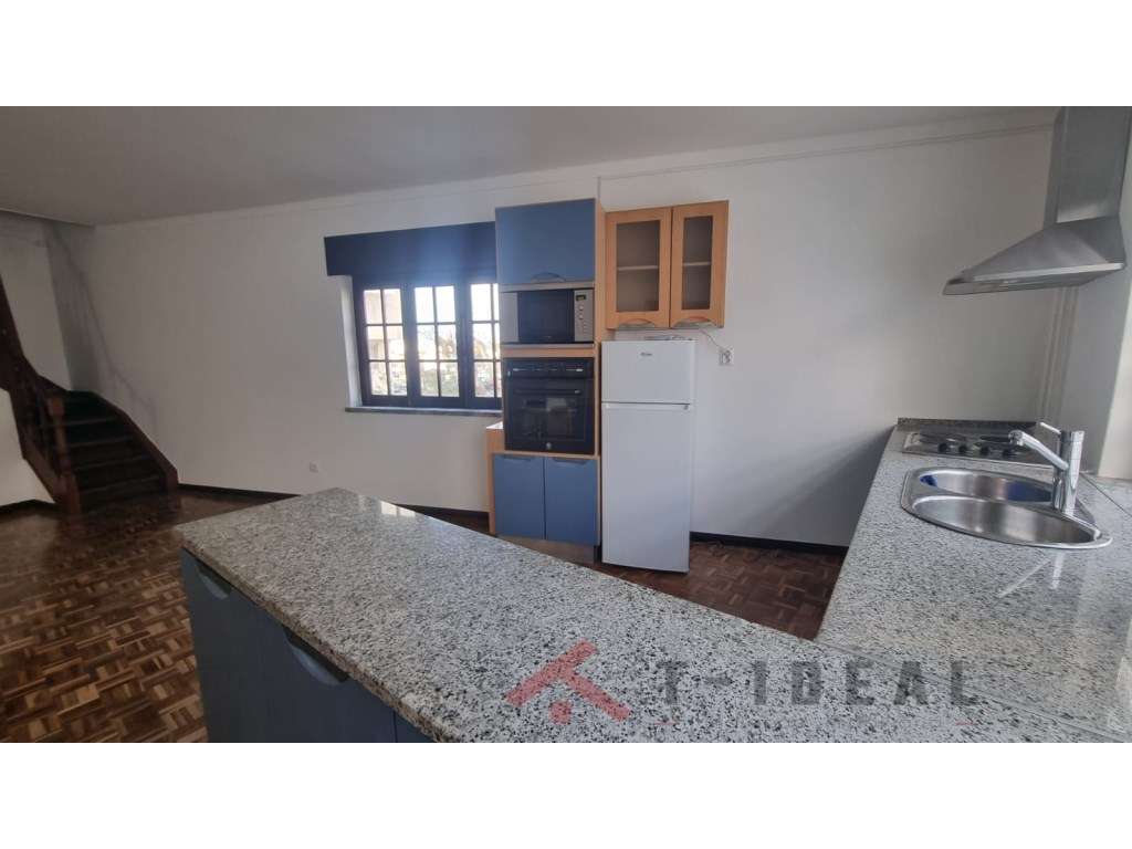 Apartamento T2 no centro da Lourinhã para arrendar - Grande imagem: 4/30