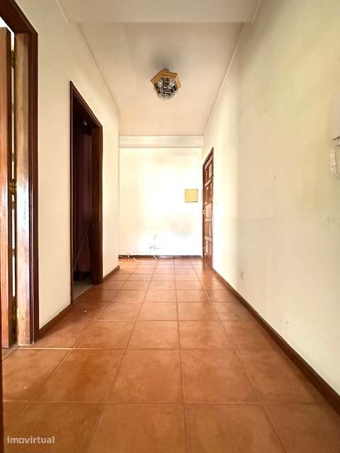 T3 em Rio Tinto de 3 frentes, próximo da estação de comboios...-5