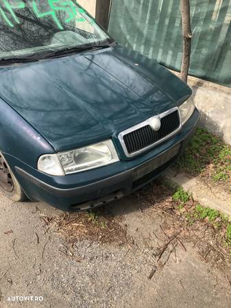 Far stanga/Far dreapta Skoda Octavia 1 - 1