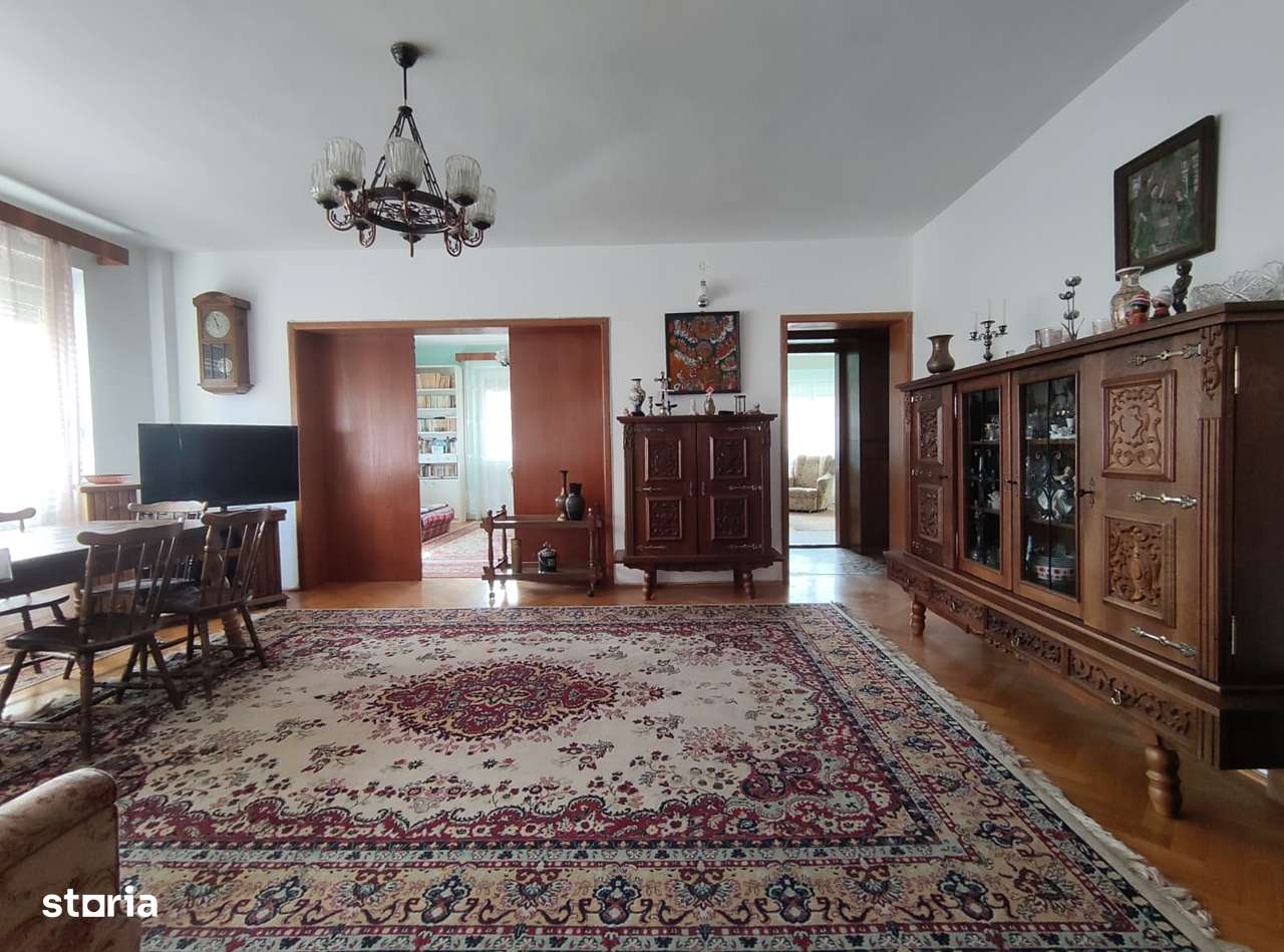 Vila, 2 apartamente, teren 670 mp, Mircea cel Batran.-7