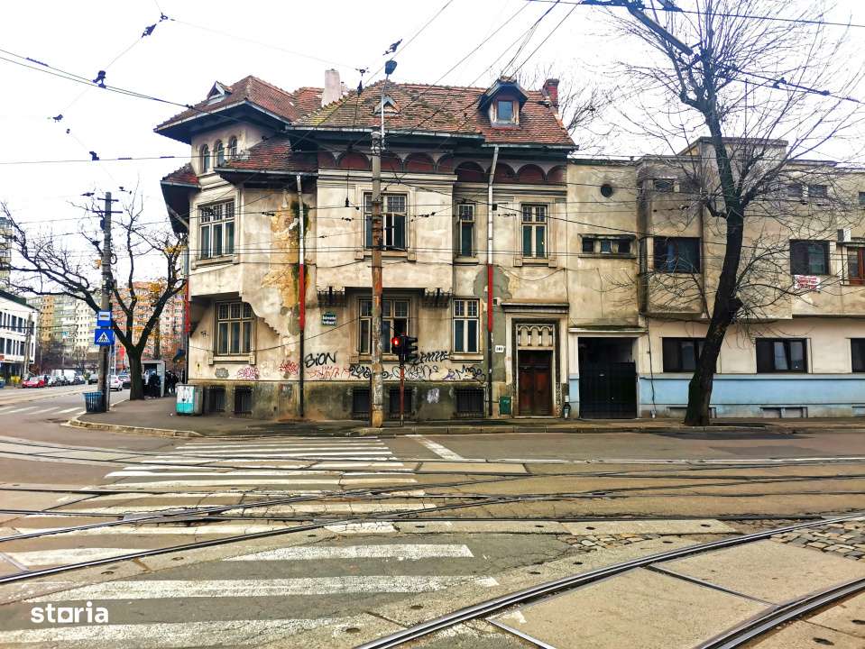 Vila renovata, ideala pentru clinici si birouri premium | Comision 0% - Imagine principală: 4/19