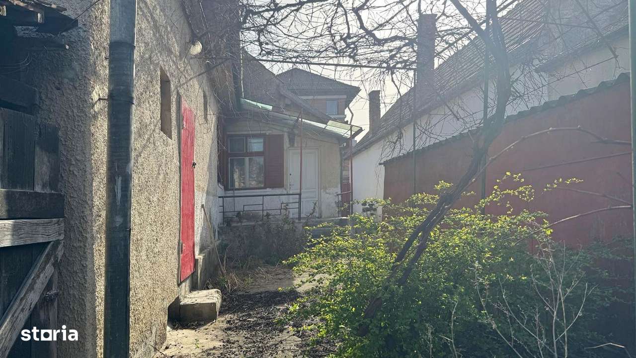 CASA IDELA PENTRU RENOVARE SI EXTINDERE IN BARTOLOMEU - Imagine principală: 3/6