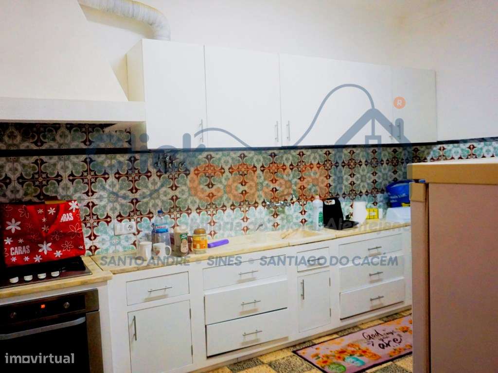 Oportunidade Única: Moradia T2 com Quintal de 415m² em Ermidas-Sado-4