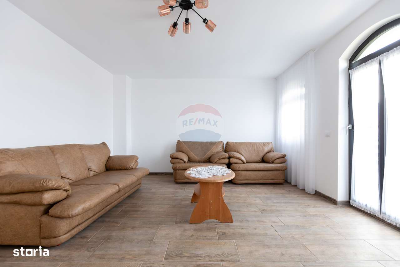 Casă / Vilă nouă,  5 camere, design luxos, teren 1000 mp-11