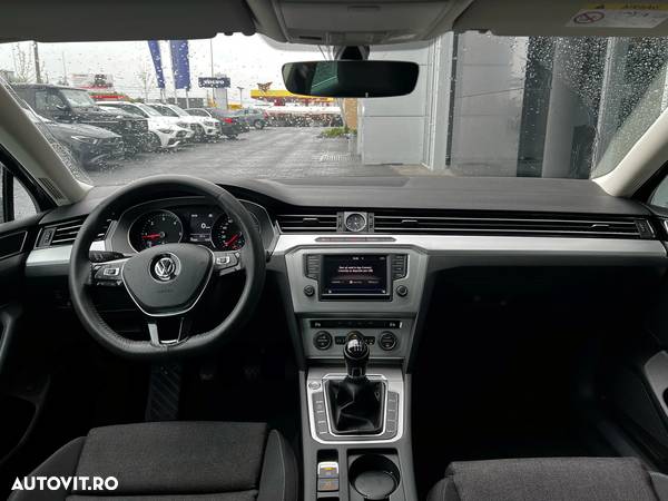 Volkswagen Passat 2.0 TDI Comfortline - 12