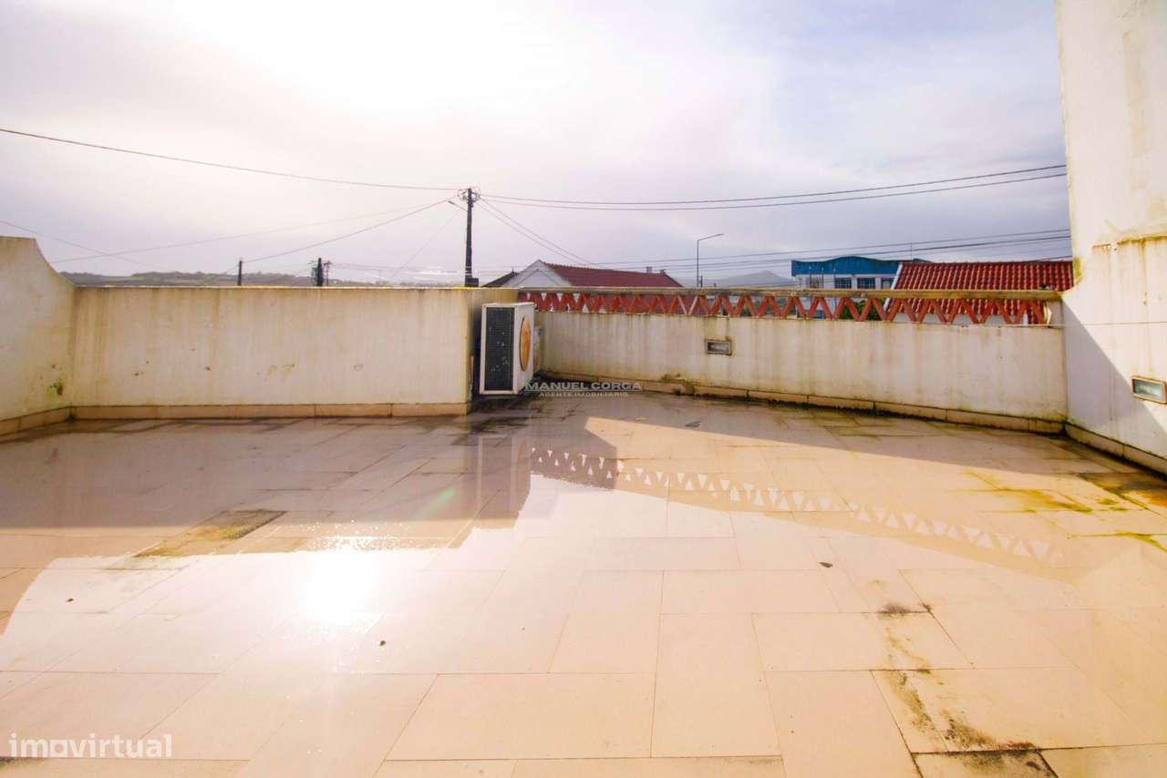 Edifício para Restauração com Terraço - Tituaria, Milharado-13