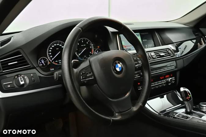 BMW Seria 5 520d xDrive - 4