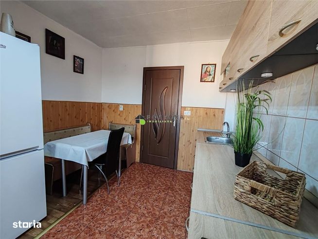 Apartament spatios, luminos si complet mobilat în Tractorul – 0% comis-5
