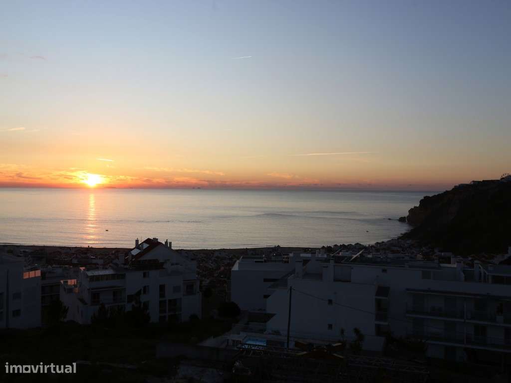 Penthouse T2 com vista panorâmica de mar e terraço privado em condo...-13